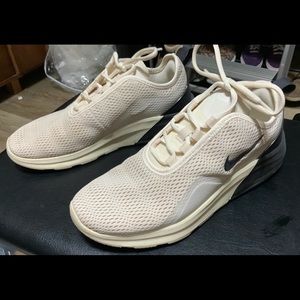 Nike Airmax Motion 2